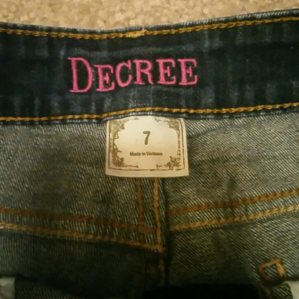 Shorts - Picture 2 of 3